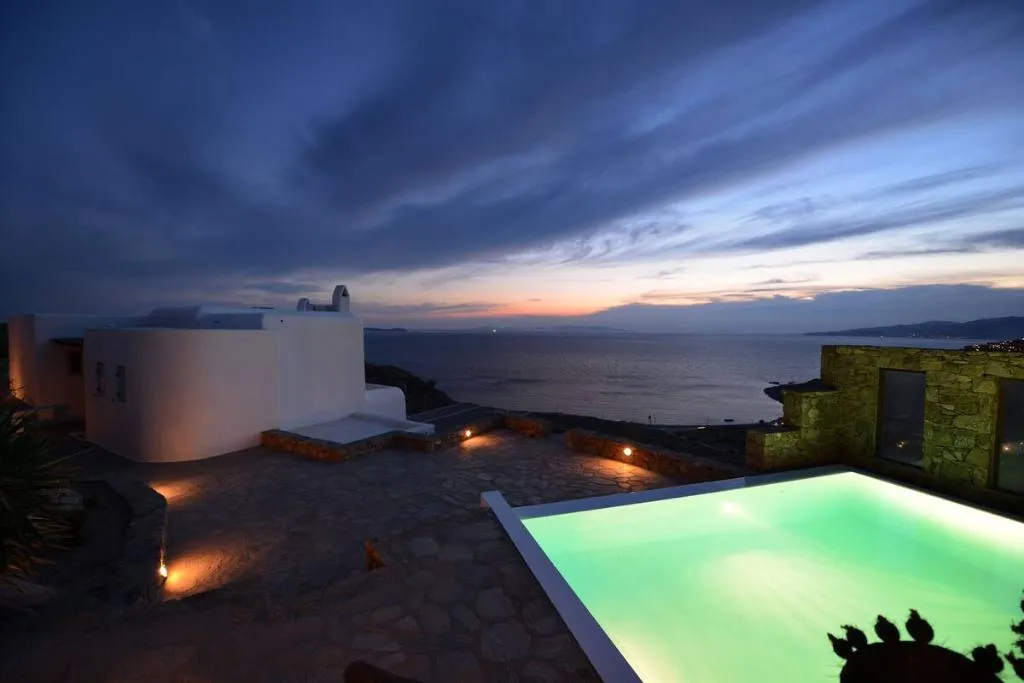 DOUBLE ONE BEDROOM ONE BATHROOM Room, White Rock Suites & Villas, Mykonos