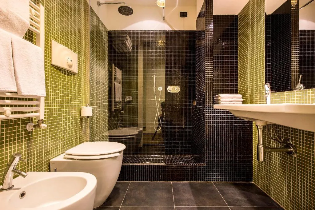 Room, 43 Station Hotel, Milan