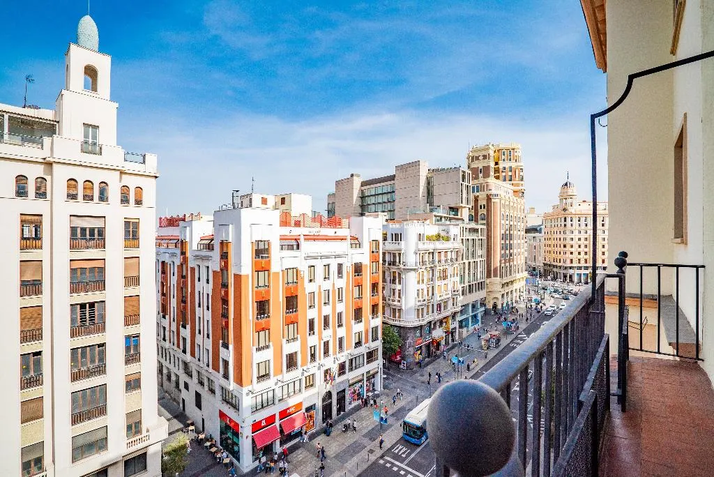 APARTMENT CAPACITY 3 TWO BEDROOMS Room, Smartr Madrid Gran Via 47, Madrid