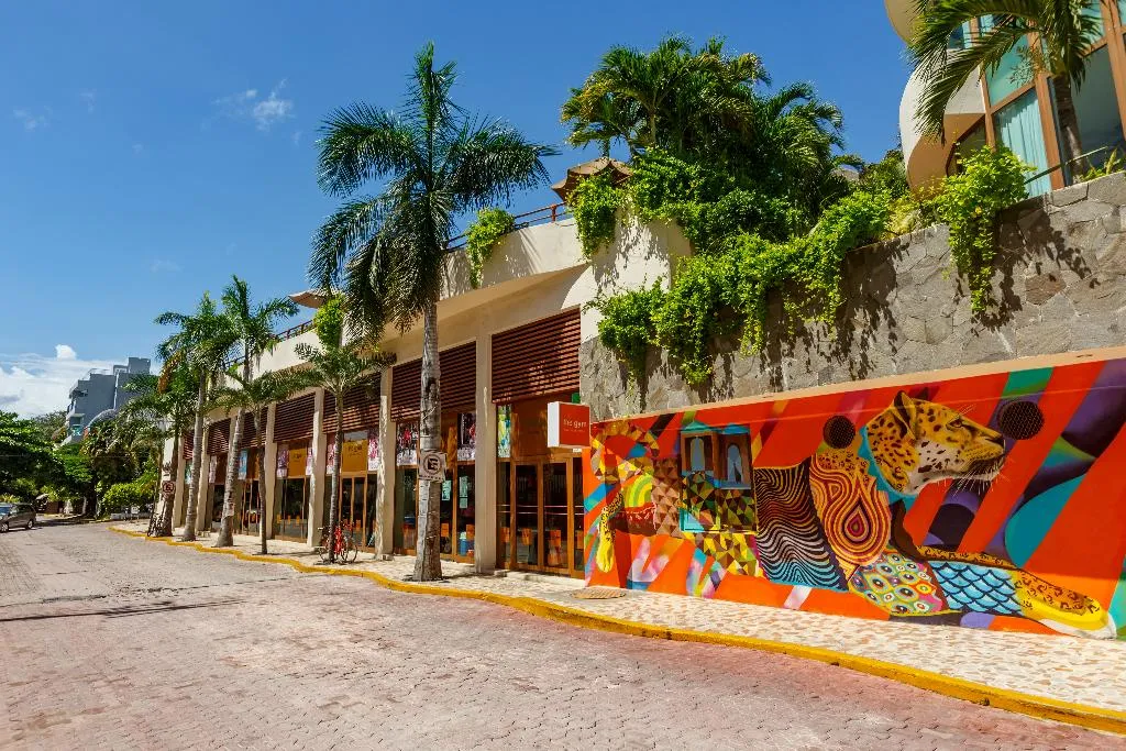 Sports and Entertainment, Magia Beachside, Playa Del Carmen