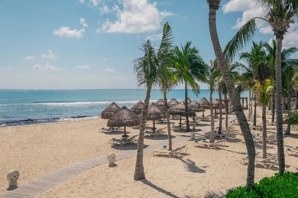 JUNIOR SUITE OCEAN FRONT Room, Iberostar Waves Paraiso del Mar All Inclusive, Cancun Area