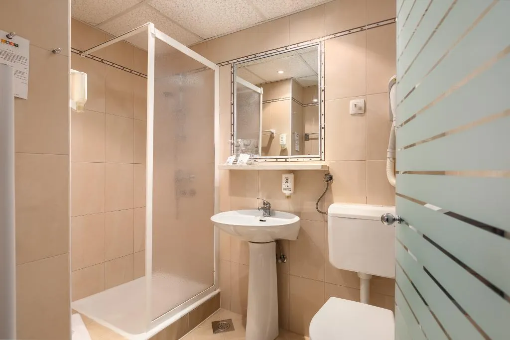 DOUBLE WITH BALCONY Room, MASLINICA Mimosa Lido Palace Hotel, Istria