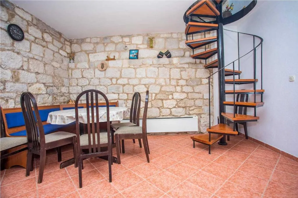 APARTMENT CAPACITY 4 TWO BEDROOMS Room, Apartmani Seljacka Kuca, Split