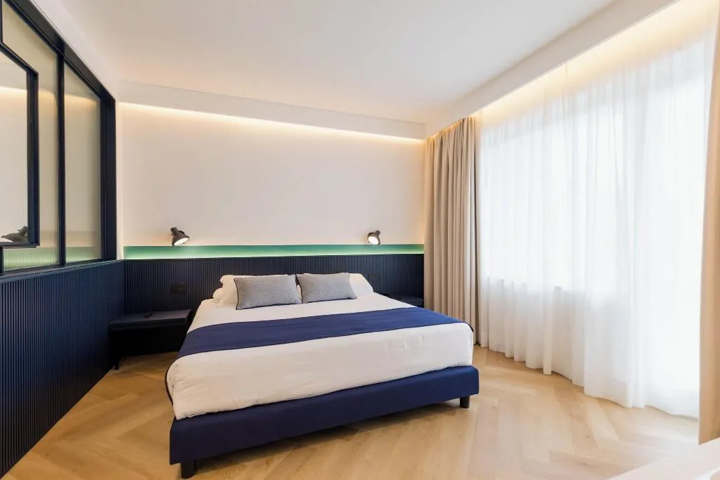 SUITE QUEEN SIZE BED Room, Grand Hotel Cesare Augusto, Naples