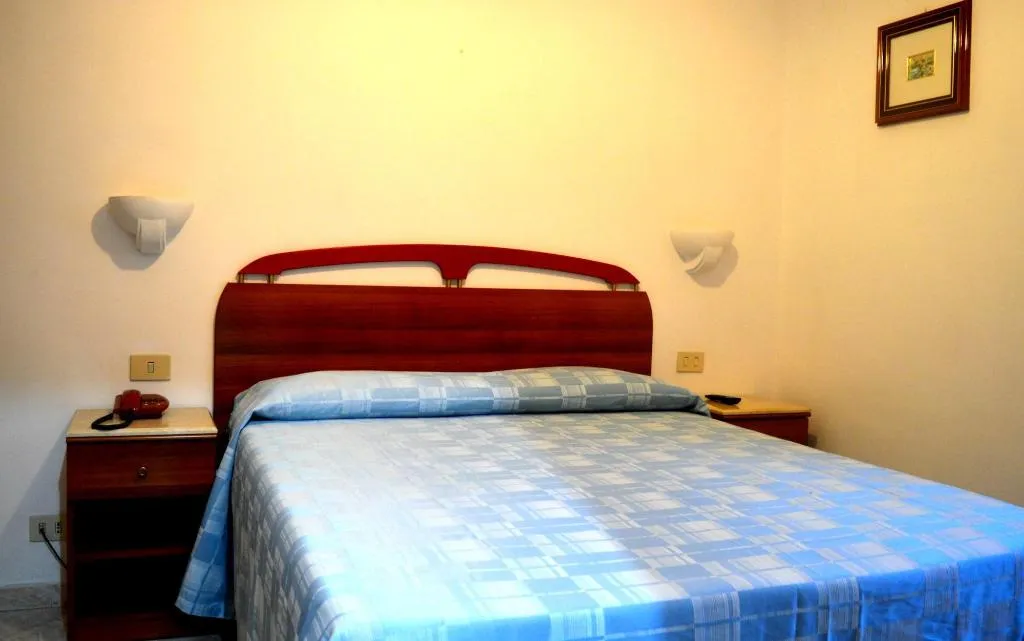 Room, Malaga, Rome
