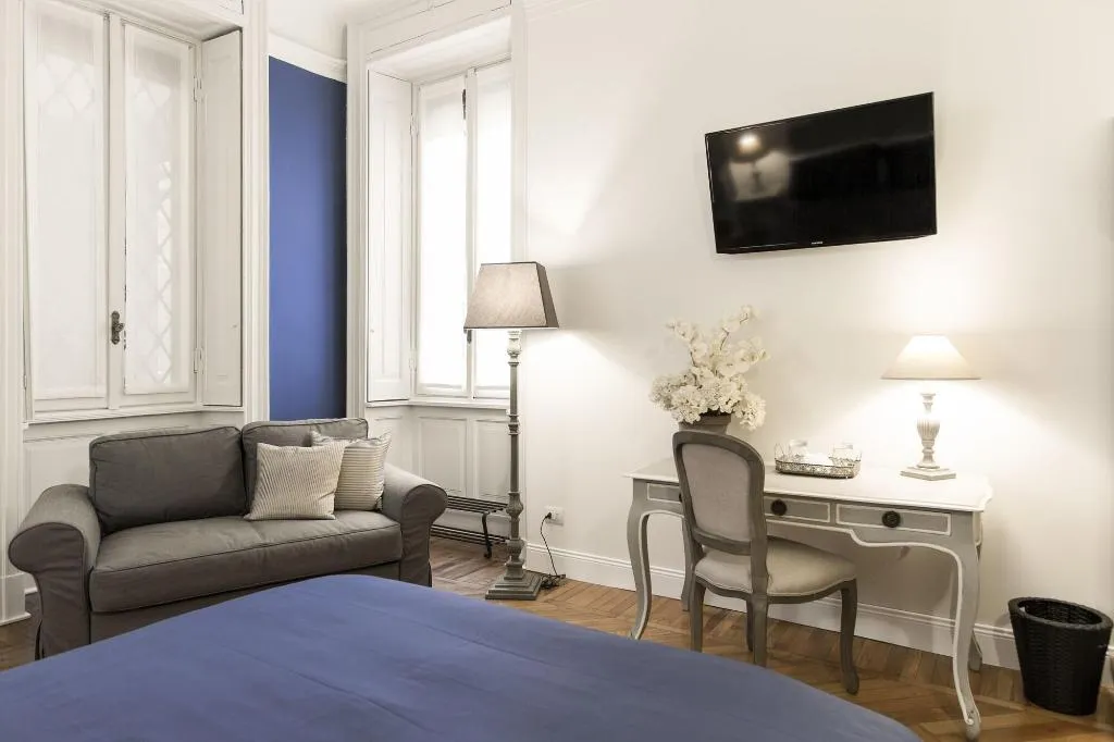 Room, Household - Settembrini 17, Milan