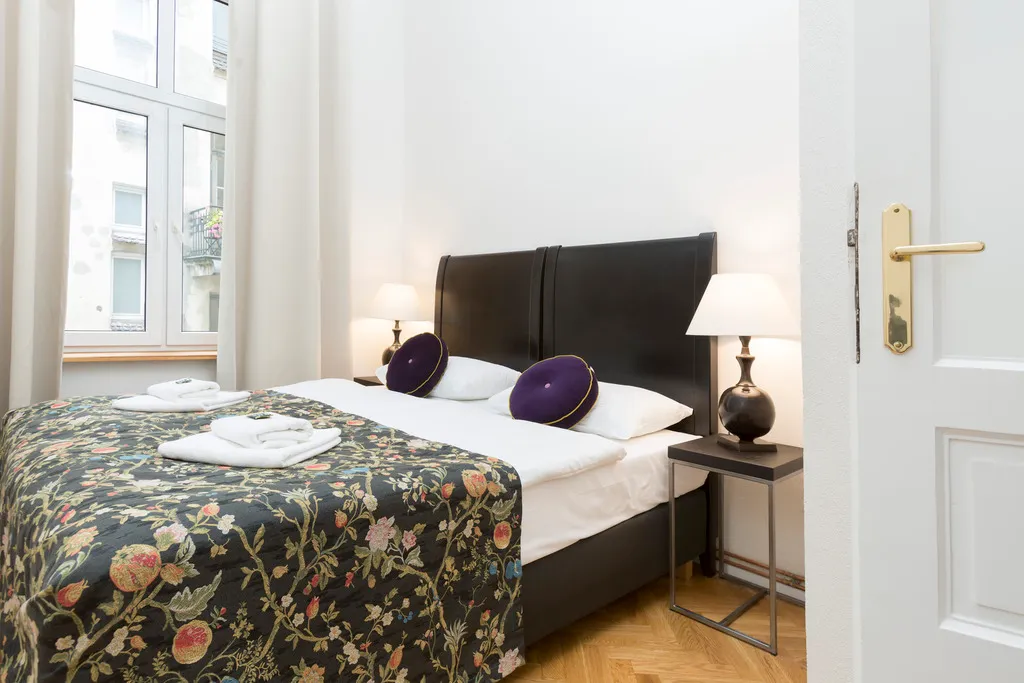 APARTMENT CAPACITY 6 TWO BEDROOMS Room, Antique Apartments Plac Szczepanski, Krakow
