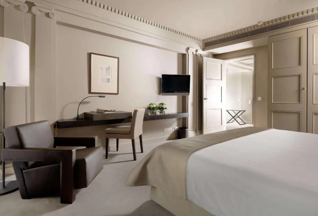 SUITE WITH VIEWS Room, NJV Athens Plaza, Athens