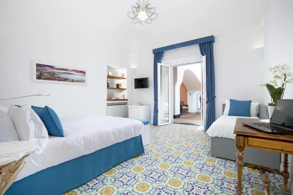 Room, Il Moro Di Positano, Naples