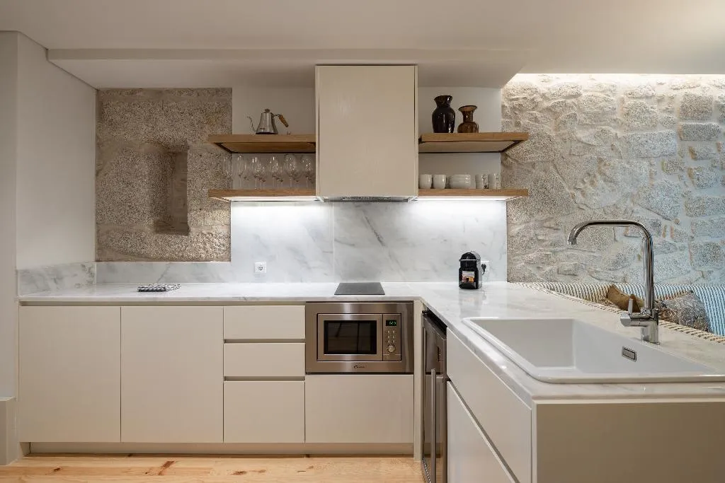 APARTMENT TWO BEDROOMS Room, Líbere Porto Laranjais, Porto