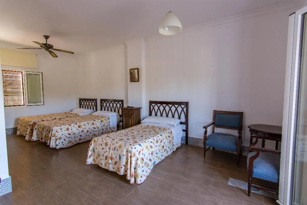 TRIPLE POOL VIEW Room, Hotel Rural El Cortijo, Costa Del Sol
