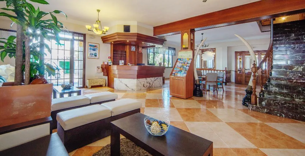 Lobby, Ses Puntetes, Majorca