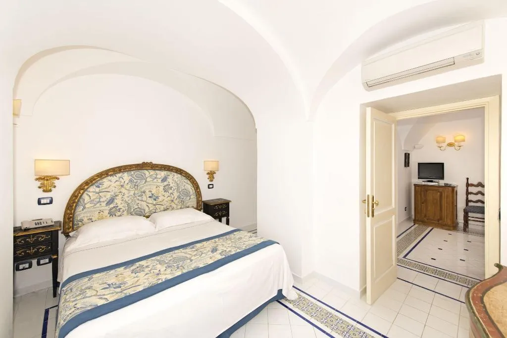 Room, Miramare, Naples