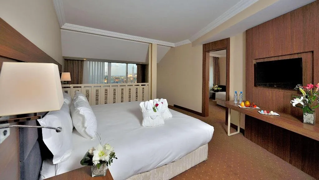 Room, Kenzi Basma, Casablanca