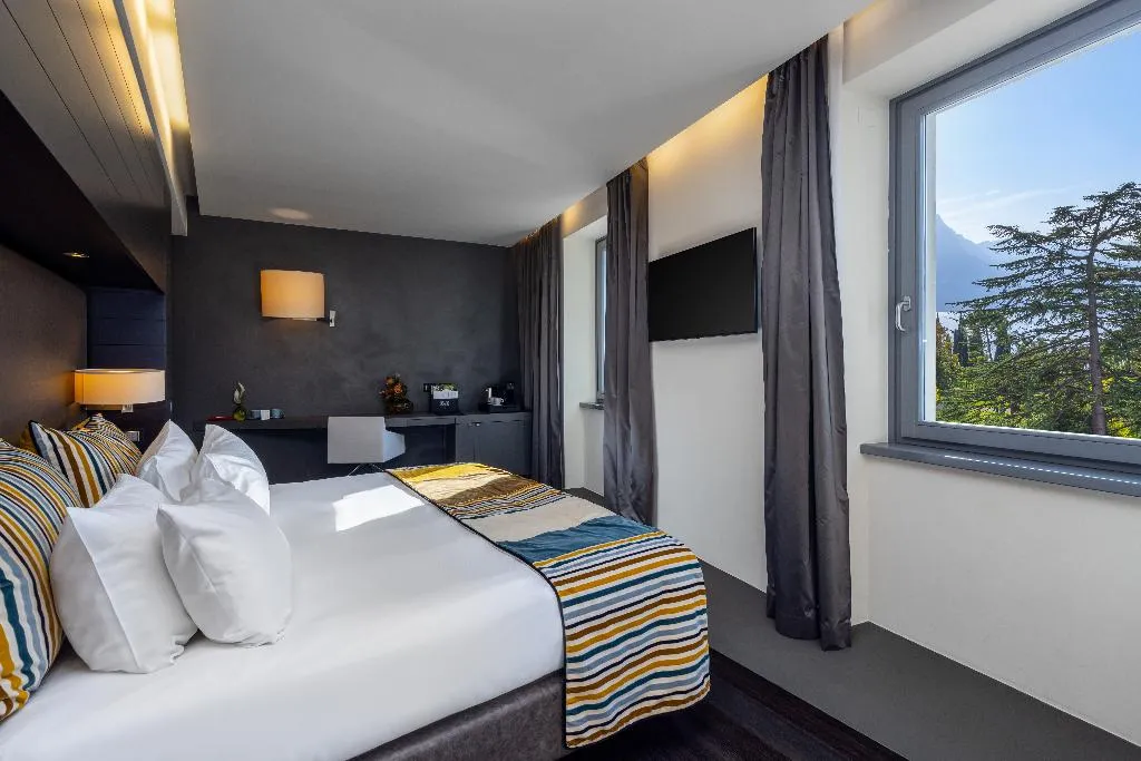 STUDIO DELUXE LAKE VIEW Room, Lido Palace - The Leading Hotels Of The World, Milan