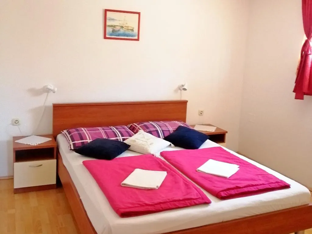 APARTMENT CAPACITY 2 Room, Apartments Silvija, Istria