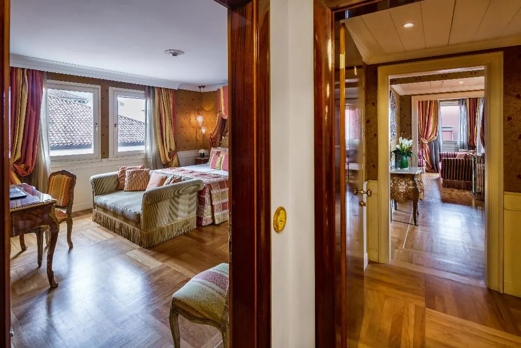 JUNIOR SUITE TWO BEDROOMS Room, Baglioni Hotel Luna, Venice