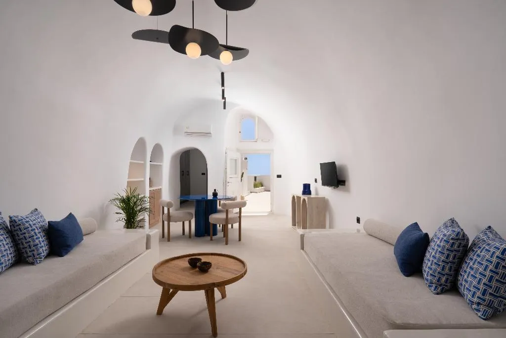 SUITE SEA VIEW WITH PRIVATE POOL Room, You And Me Suites, Santorini