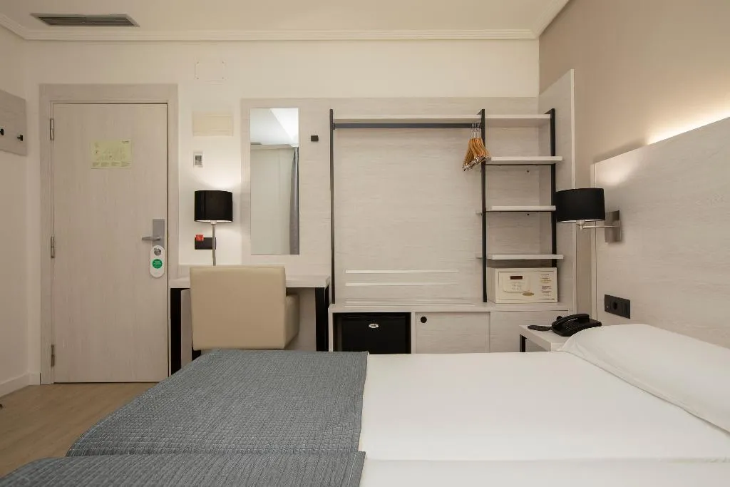 DOUBLE STANDARD Room, Porcel Ganivet, Madrid