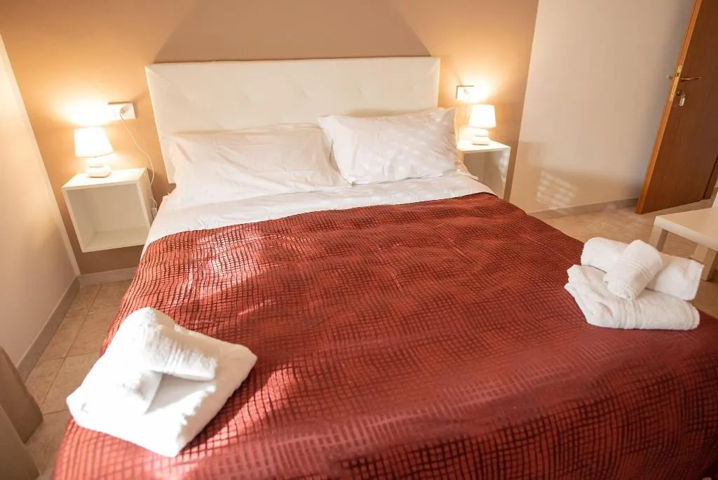 Room, Bed and Breakfast Triscele, Catania