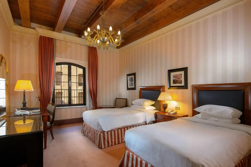Room, Hilton Molino Stucky Venice, Venice