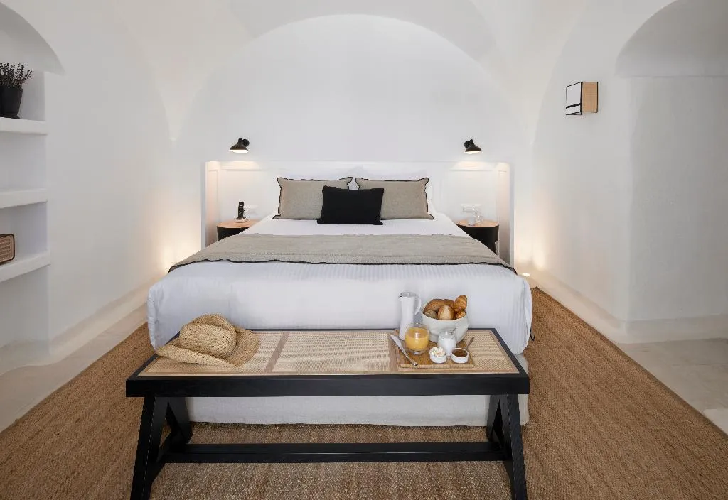 SUITE HONEYMOON Room, Charisma Suites, Santorini