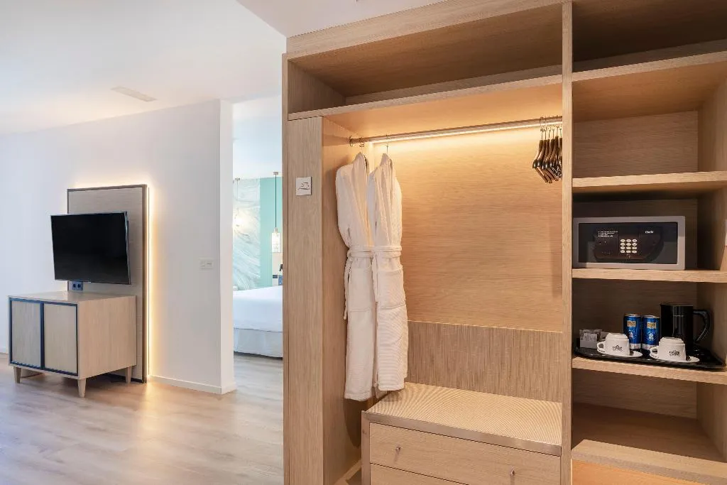 JUNIOR SUITE SEA VIEW Room, Innside Alicante Porta Maris, Costa Blanca