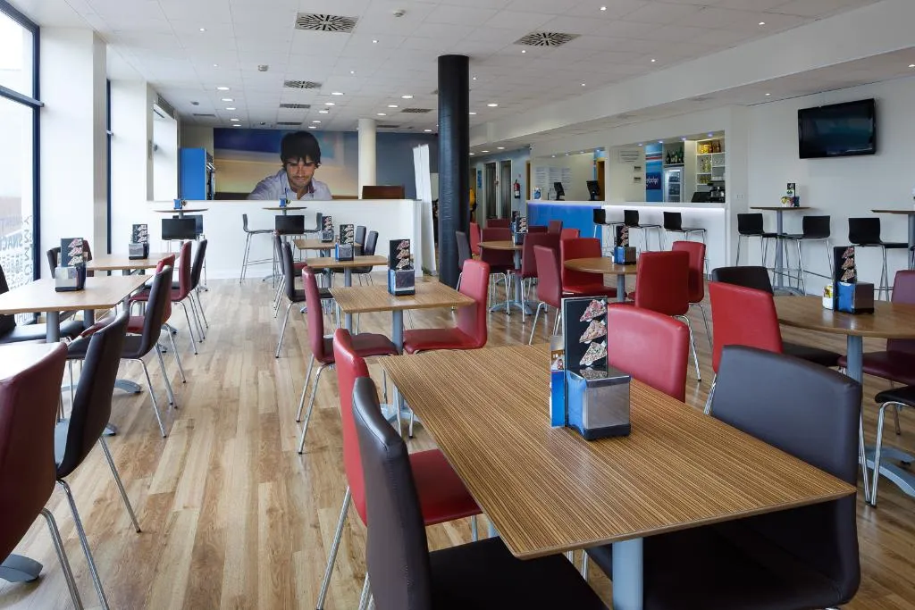Restaurant, Travelodge Barcelona Fira, Barcelona