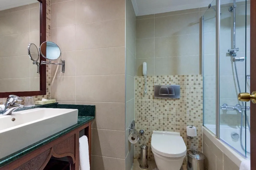 TWIN SIDE SEA VIEW Room, Crowne Plaza Antalya, Antalya