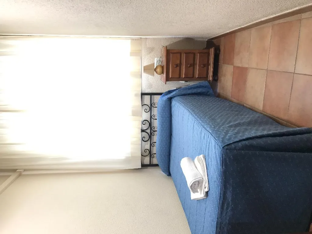 SINGLE STANDARD Room, El Pilar, Madrid