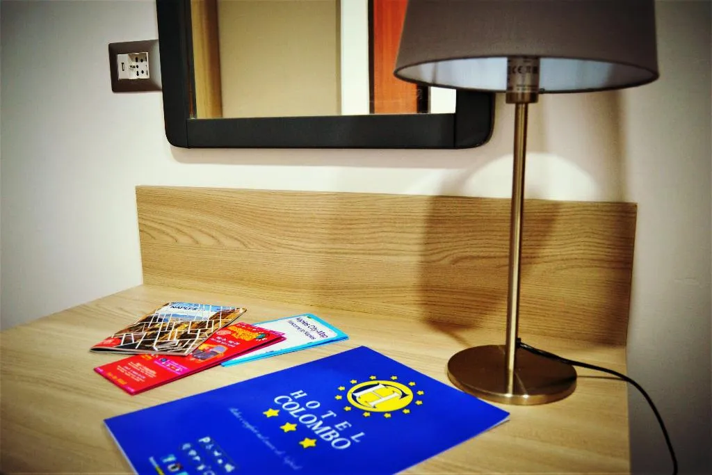 DOUBLE STANDARD Room, Colombo, Naples