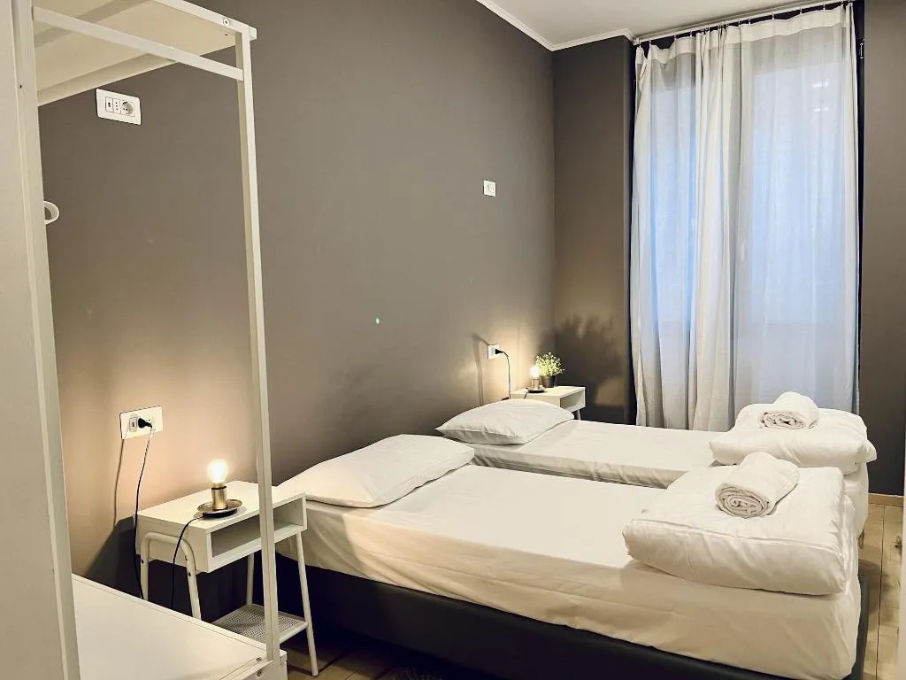 Room, Queen Hostel, Milan