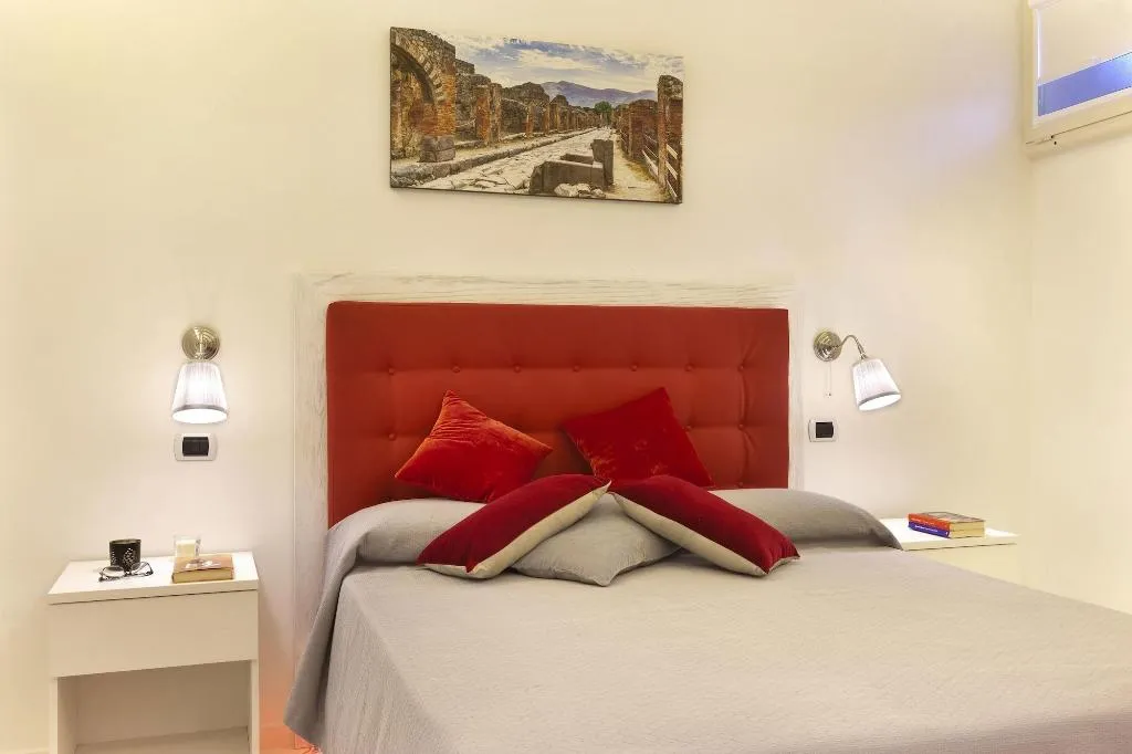 Room, B B Sorrento Central, Naples