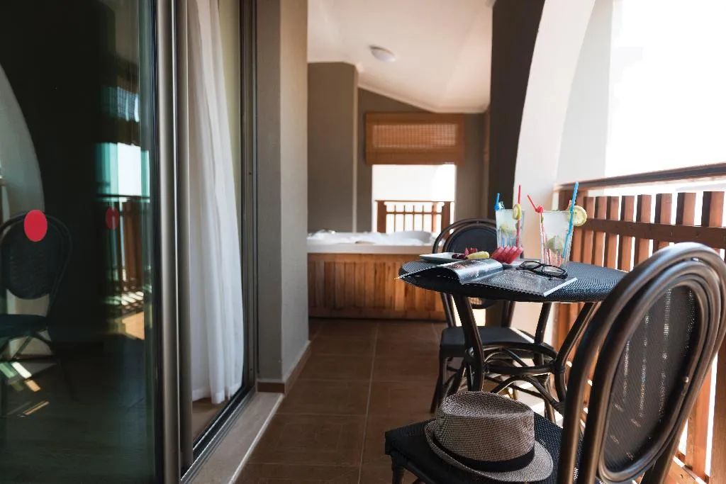 DOUBLE SINGLE USE WITH JACUZZI Room, Quattro Beach Spa & Resort Hotel, Antalya