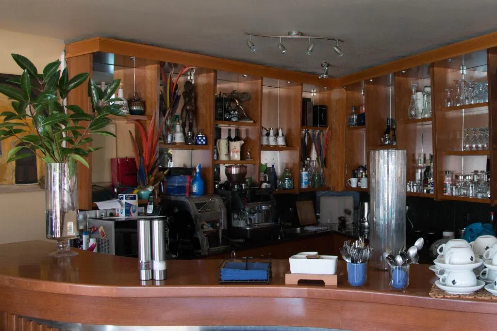 Bar, Futura, Crete