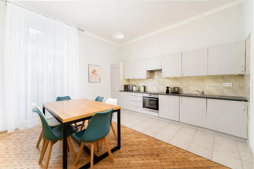 APARTMENT DELUXE THREE BEDROOM Room, 1898 Parkside Boutique Residence, Krakow