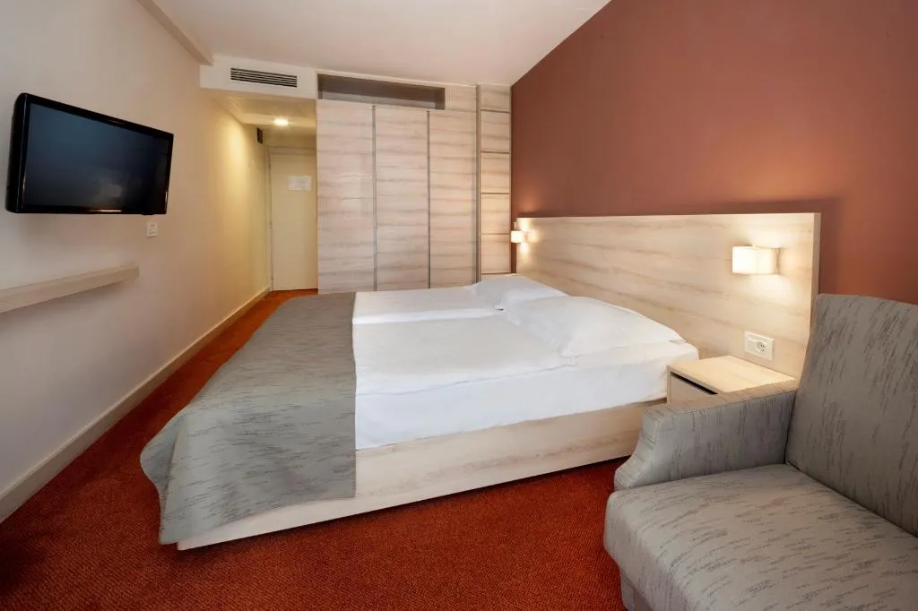Room PARK VIEW WITH BALCONY Room, Hotel Materada Plava Laguna, Istria