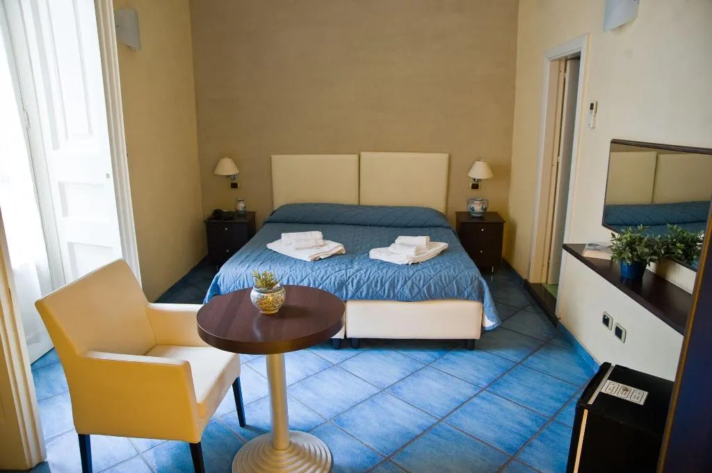 Room, B&B Napule Hotel, Naples