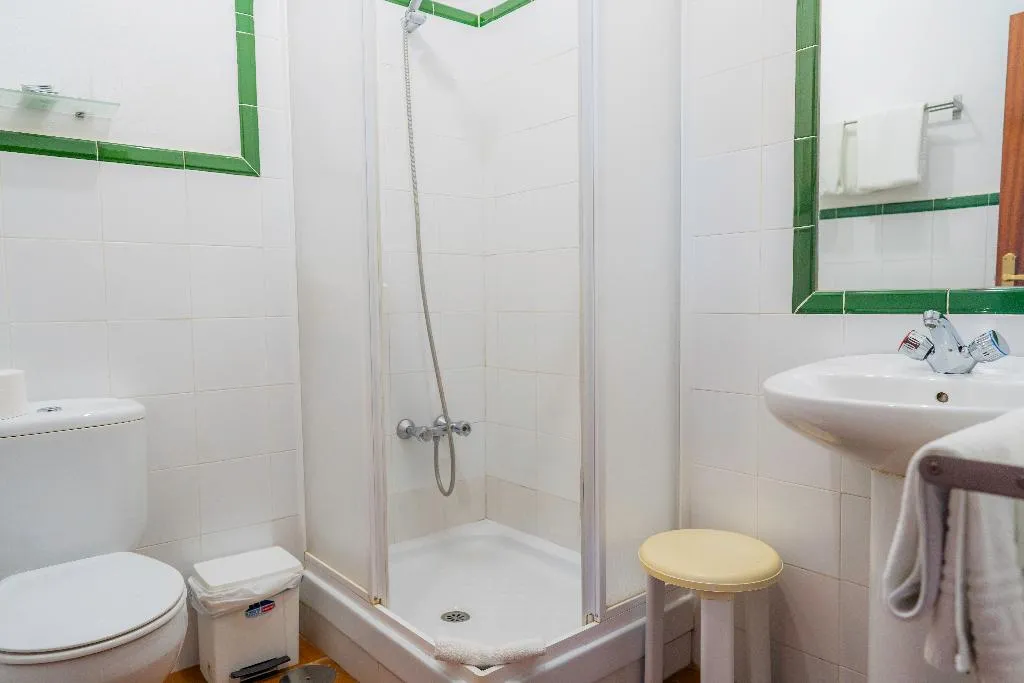 TRIPLE STANDARD Room, Los Veneros, Seville