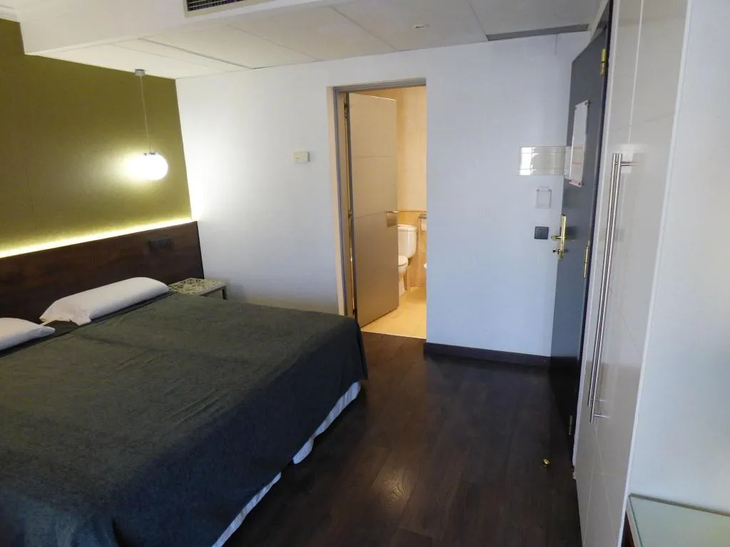 Room, Moderno, Barcelona