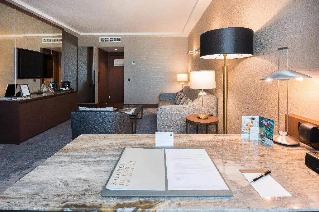 SUITE STANDARD Room, InterContinental Lisbon, Lisbon