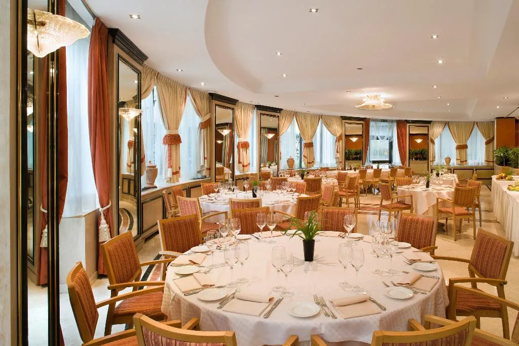 Restaurant, UNA HOTELS Scandinavia Milano, Milan