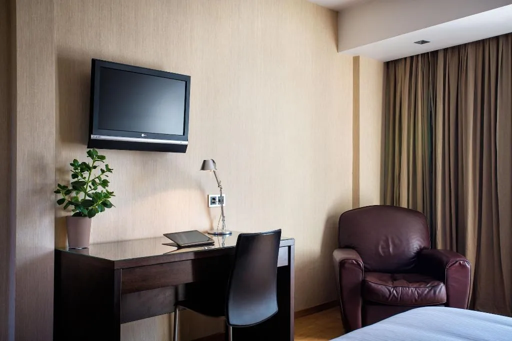 Room, The Athens Gate, Athens