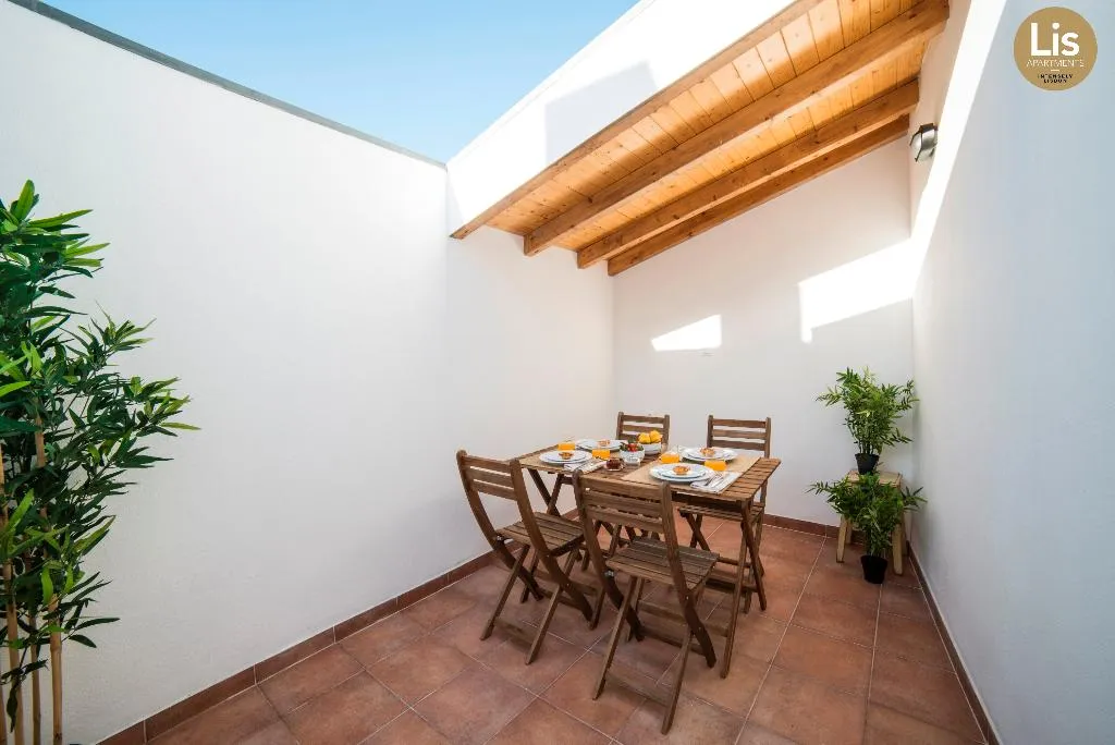 Terrace, Lis Apartments, Lisbon