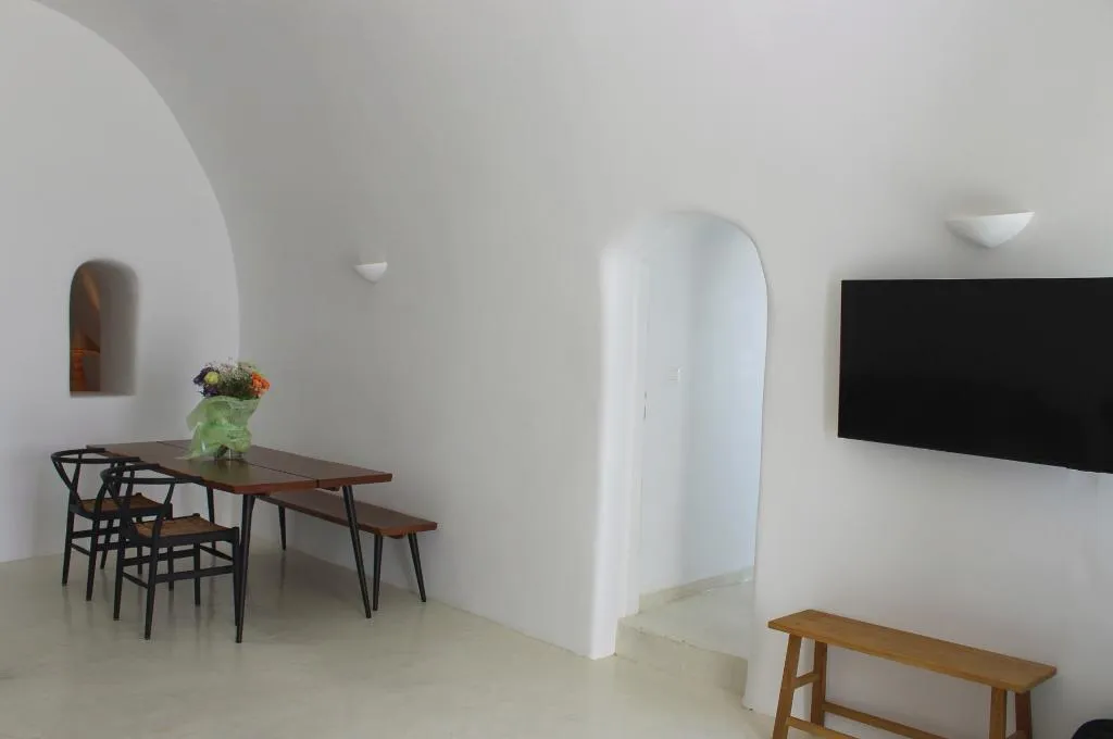 APARTMENT WITH DOUBLE BED Room, Cocoon Suites, Santorini