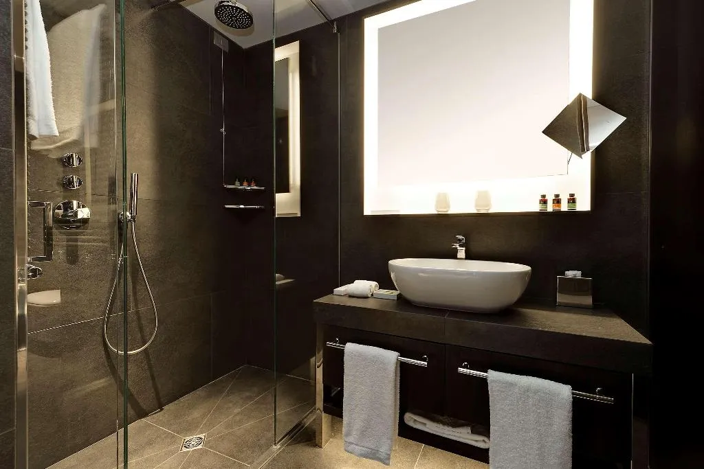 Room, Me Milan Il Duca, Milan