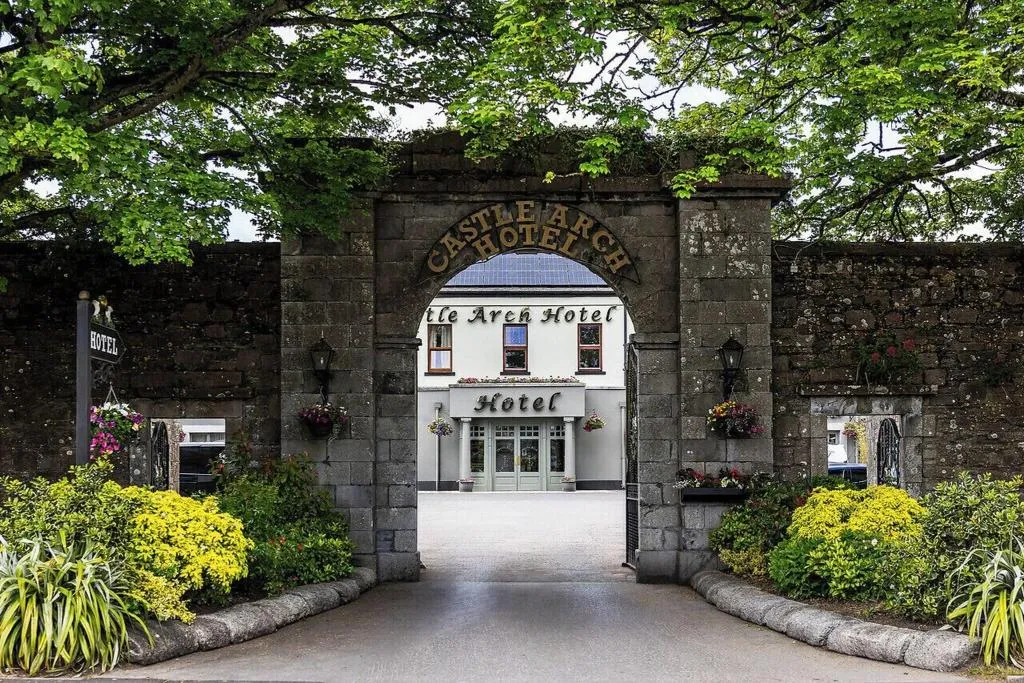 General view, Castle Arch, Dublin