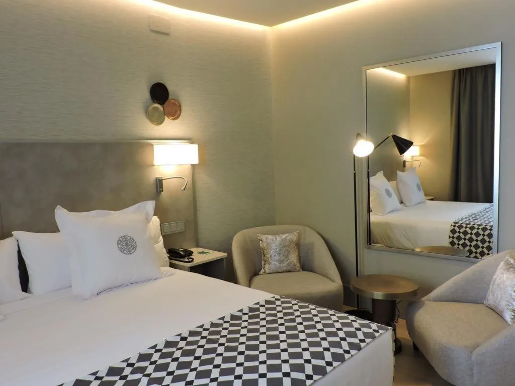 SINGLE STANDARD Room, America Sevilla, Seville