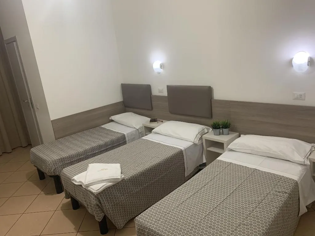 Room, Hotel Siro, Milan