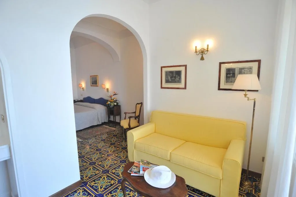 Room, Belvedere, Naples